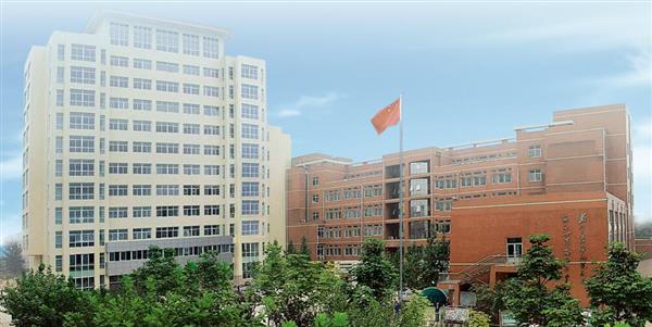 保定市理工中等專業(yè)學(xué)校教學(xué)設(shè)施完善嗎？