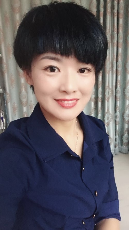 纖指圓夢想！保定東方技工學校創(chuàng)業(yè)者——李丹！  