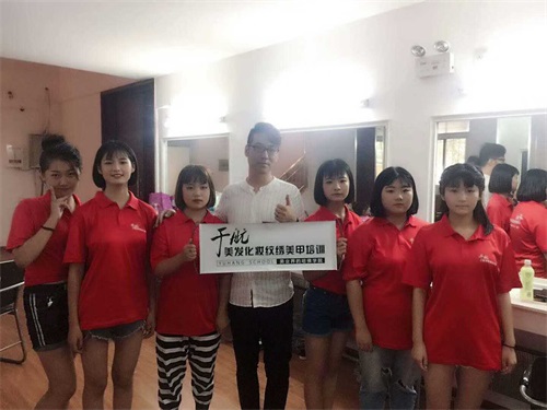 唐山誠遠(yuǎn)美容美發(fā)職業(yè)培訓(xùn)學(xué)校如何幫助學(xué)員更快就業(yè)？