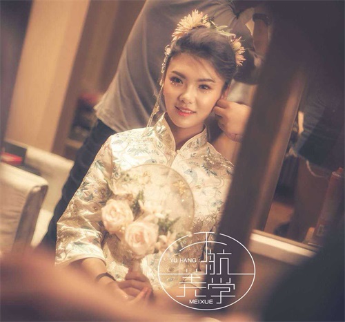  唐山學(xué)新娘跟妝去哪里靠譜？