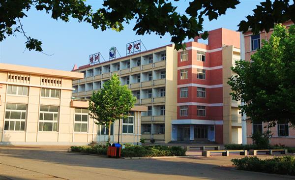 山東龍口礦業(yè)集團(tuán)高級(jí)技工學(xué)校的醫(yī)護(hù)專業(yè)能考執(zhí)業(yè)藥師資格證嗎？