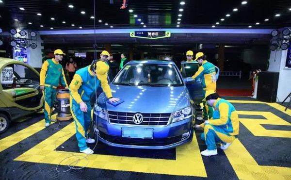 想學(xué)汽車運用與維修專業(yè)？就選邢臺汽修服裝學(xué)校！