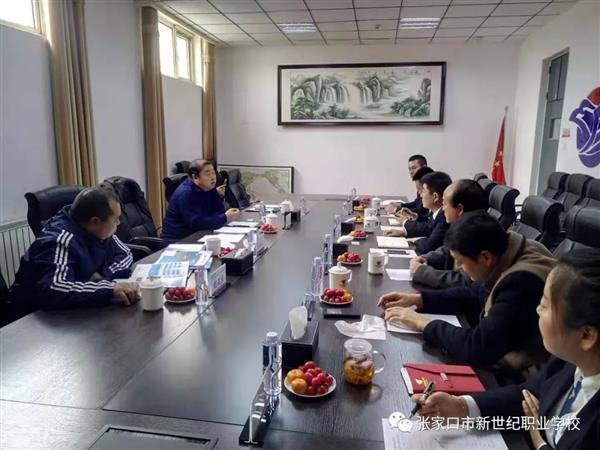 張家口新世紀職業(yè)學校與北京翔宇通用航空集團聯(lián)合開辦航空定向班啦！   