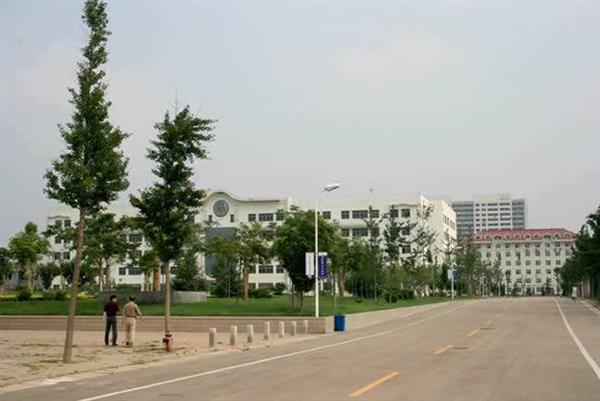 青島飛洋職業(yè)技術(shù)學(xué)院有哪些辦學(xué)特色？有什么學(xué)生福利？