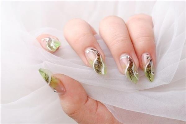 雅麗國際發(fā)型美容美甲學(xué)校帶你認(rèn)識美甲工具啦！