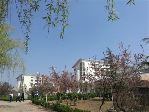  濟(jì)南現(xiàn)代畜牧獸醫(yī)專修學(xué)校有哪些教學(xué)特色和優(yōu)勢？