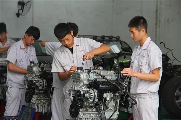 新能源汽車專業(yè)去哪里學習？   
