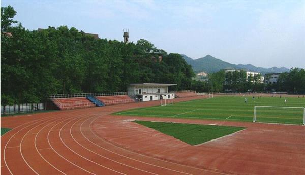 青島航空職業(yè)技術(shù)學(xué)校都開設(shè)了哪些航空服務(wù)專業(yè)？